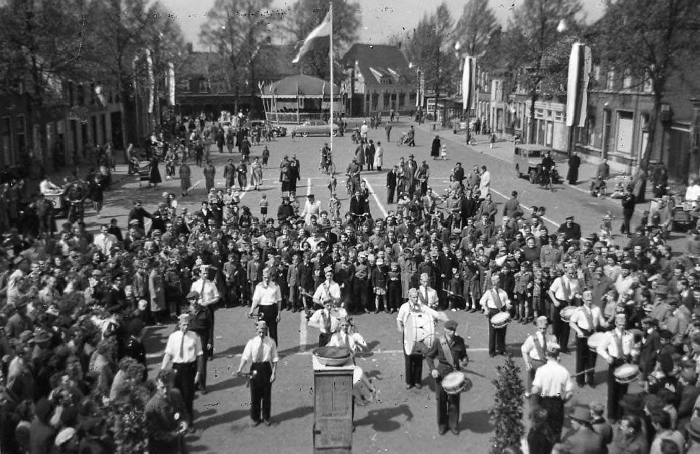 festiviteiten tijdens de tiende viering van de bevrijding in Boxtel