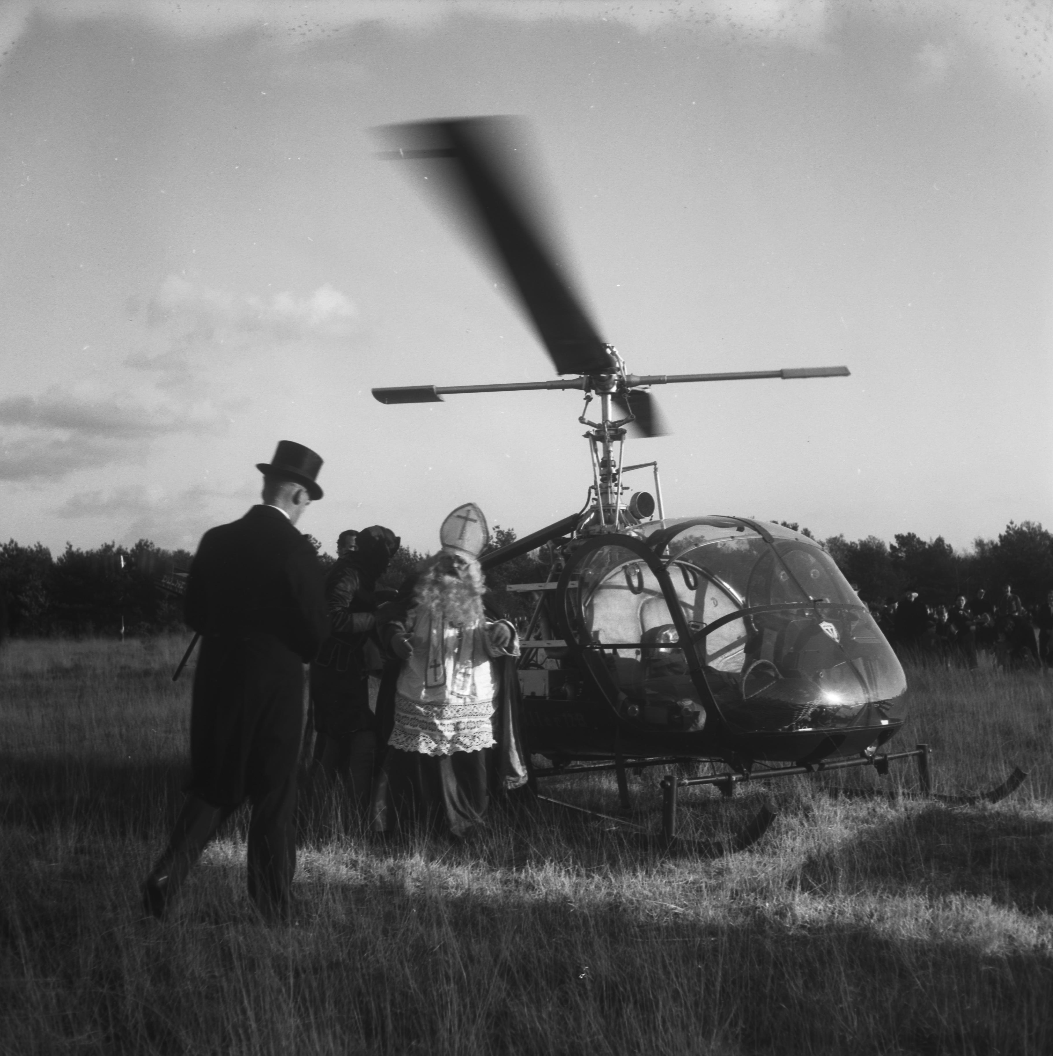 Sint en helicopter