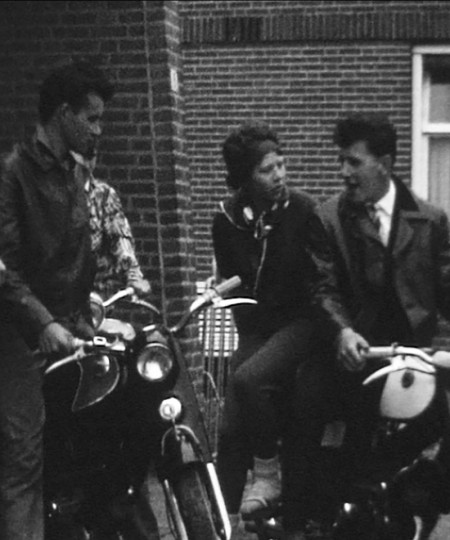 Nozems met brommers in Erp
