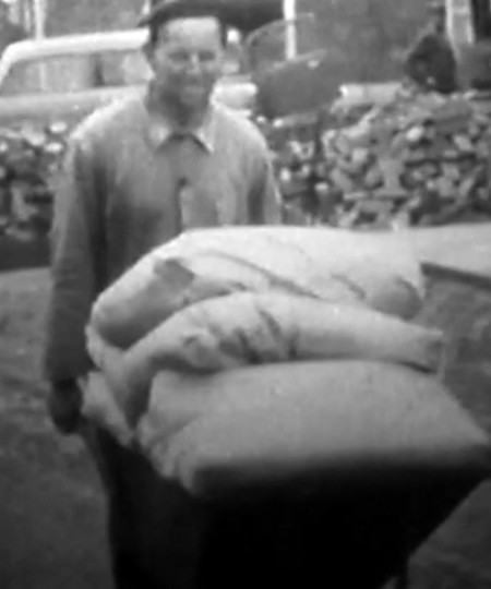 Filmstill uit Dorpsfilm Loosbroek 1962 (collectie BHIC nr. HSW-07)