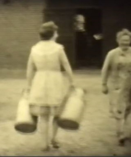Filmstill uit Dorpsfilms Genderen ca, 1955 en 1965 (collectie Streekarchief Langstraat Heusden Altena nr. 376)