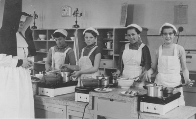 Meisjes leerden katholiek koken…
