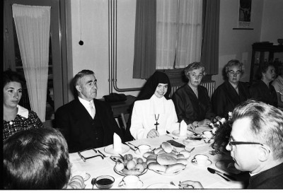 En als je geen zoons had of geen zoons die priester wilden worden, dan was een religieuze dochter een goede (2e) keuze...