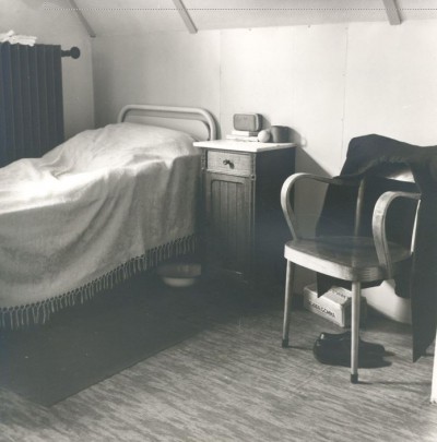 Vaak was het leven daar niet eens zo slecht... en was er zelfs centrale verwarming. Een dergelijke luxe had men thuis niet.