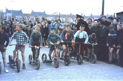 Race op de step, Den Dungen koninginnedag ca. 1959