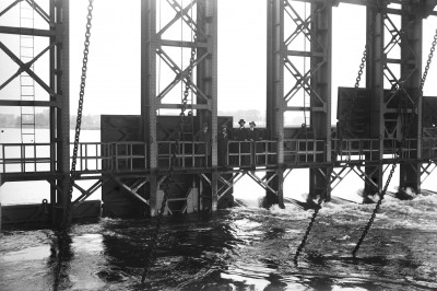 Over de Maas bij Grave