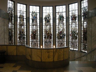 Gebrandschilderde ramen uit 1936 in het Paleis-Raadhuis, gemaakt door Joep Nicolas. Tilburg, 2010