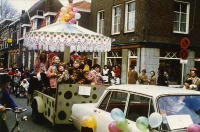 Kinderen tijdens de optocht in Boxtel, ?
