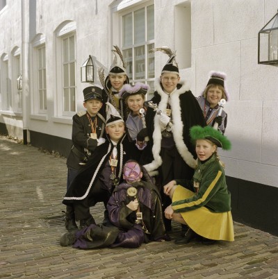 Een jeugdprins en zijn gevolg, Grave, 2002