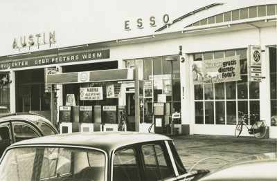 Esso benzinepompstation Gebroeders Peeters Weem, Haps 1972