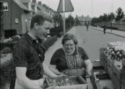 Filmstill uit Dorpsfilm Woudrichem, 1967 (collectie Streekarchief Langstraat Heusden Altena nr. 371)