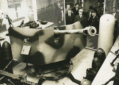 Militaire uitrusting. Overloon, 1972