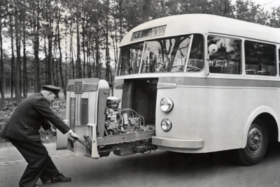 DAF autobus met uitschuifbare motor