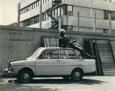 Binnenterrein de gekraakte voormalige Pedagogische Academie aan het Kardinaal van Rossumplein, 's-Hertogenbosch jaren 80 (foto: BHIC, collectie Brabants Actieverleden/Kleintje Muurkrant nr. 1954-II-B-000349) 