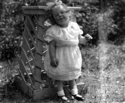 Jeugdfoto van Mathilde Diepen (1919-1947).