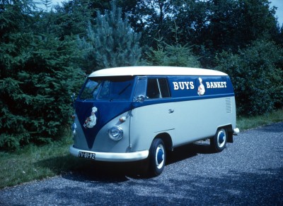 Volkswagen van Buys Banket, Oudenbosch 1963 (foto: erven Buijs, collectie BHIC nr. 1947-000235)