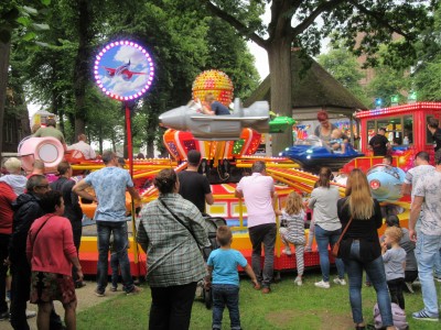 vliegtuigjes op de kermis