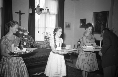 Zilveren jubileum pastoor Cox, Den Dungen 1959 (foto: Fotopersbureau Het Zuiden, collectie BHIC, nr. 1628-002619)