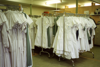 Uniformen, 1990