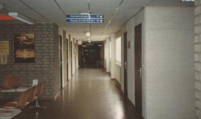 Gang van de polikliniek, 1990
