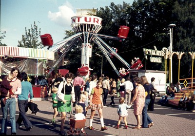 Kermis in Vught, 1973 (foto: Vera Delleman-de Kort, collectie BHIC nr. 1923-001697)