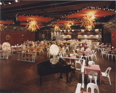 Kerstsfeer in De Blauwe Kei, Veghel (foto: Harry van Liempd, collectie BHIC nr. BVE1533)