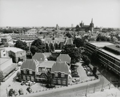 Gedeelte van het voormalige Groot Ziekengasthuis met het Mariapaviljoen, 's-Hertogenbosch 1997 (foto: Albert Schreurs, collectie Erfgoed 's-Hertogenbosch nr. 0057678)