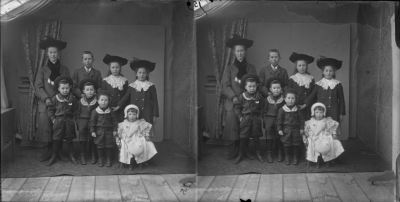 De kinderen Dor, achter vlnr Isabella, André, Marguerite en Anne-Marie. voor vlnr Felix, Frans, Lucien jr. en Etiënne., omstreeks 1904