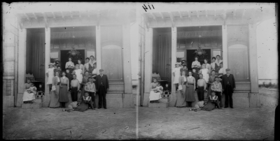 Gezinsleden Dor en huisbedienden., omstreeks 1903