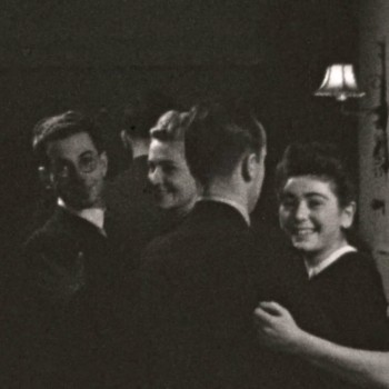 Leerlingen in de illegale dansschool van Roosje Glaser, 's-Hertogenbosch 1942 (Roosje Glaser Foundation) - filmstill