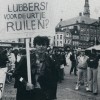  Op de Bossche Markt demonstratie tegen de bezuinigingen van kabinet Ruud Lubbers, 's-Hertogenbosch jaren 80 (foto: BHIC, collectie Brabants Actieverleden/Kleintje Muurkrant nr. 1954-II-B-000375) 